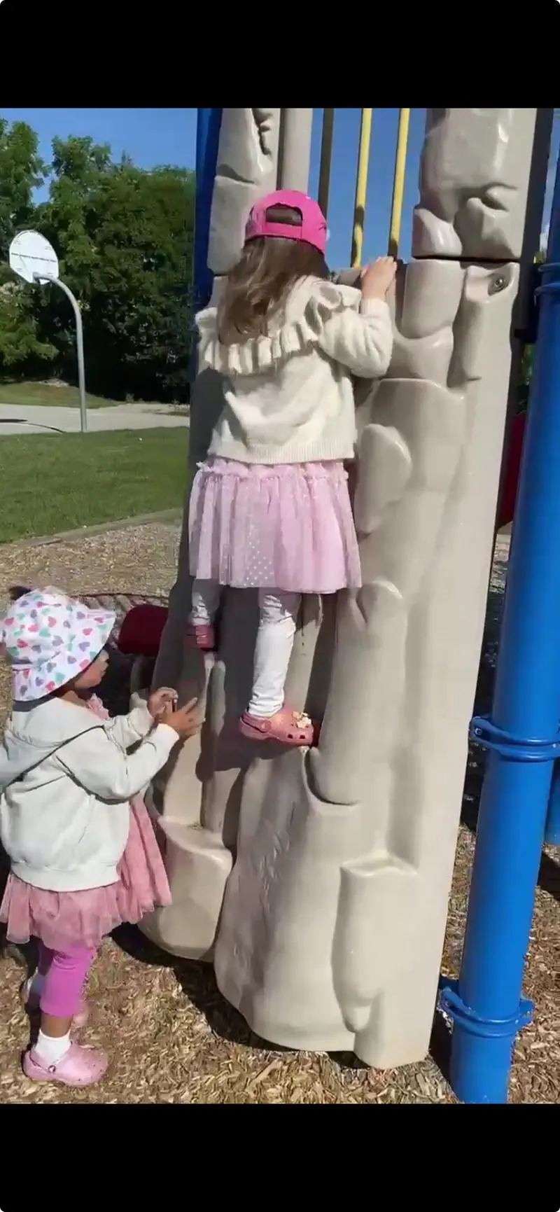 Home Daycare Newmarket | ECE-Led Care | Diana Daycare 8 Children working together during an outdoor play activity
